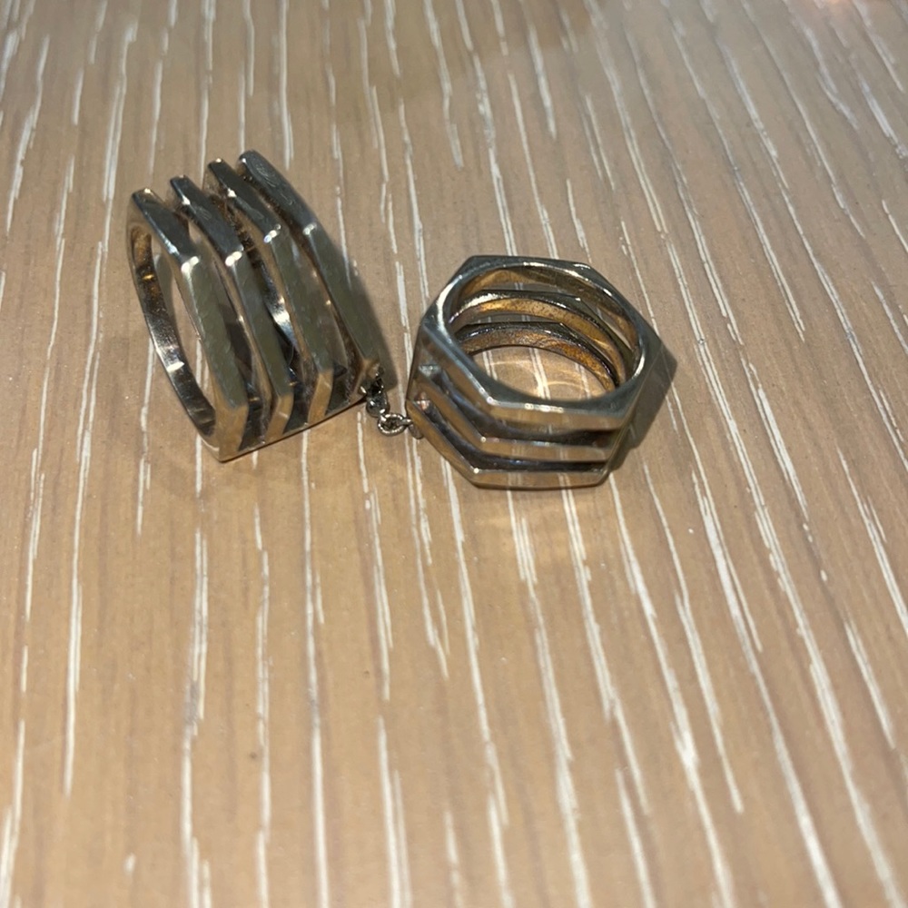 Gold Henri Bendel ring